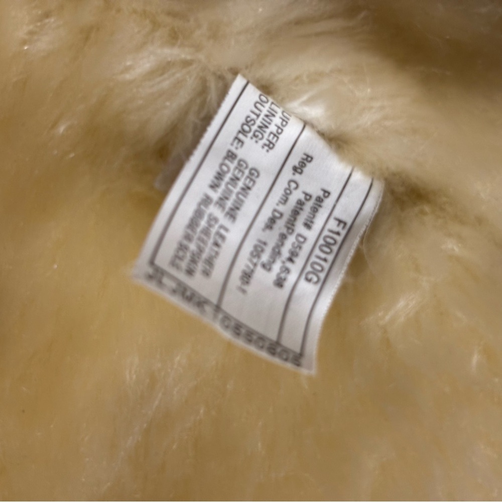 UGG Bailey Button Triplet II Boot. - Picture 12 of 13